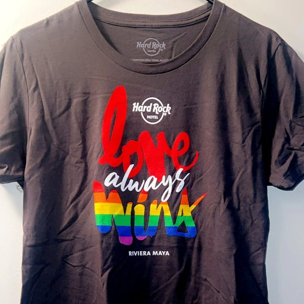 Hard Rock Hotel Riviera Maya Love Always Wins T-Shirt, XL